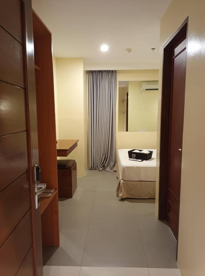 Dosi Hotel Ph Talisay  Extérieur photo