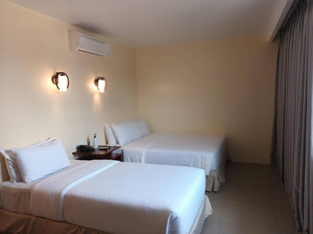 Dosi Hotel Ph Talisay  Extérieur photo