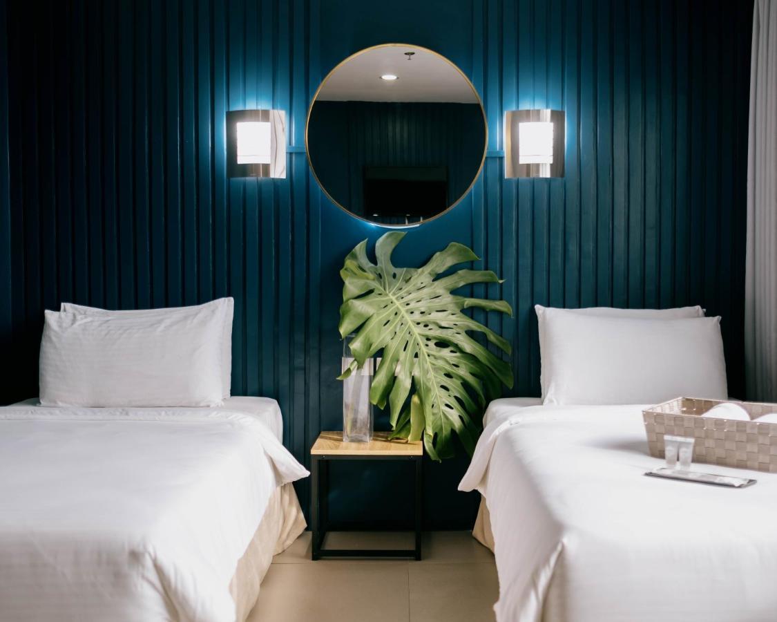 Dosi Hotel Ph Talisay  Extérieur photo