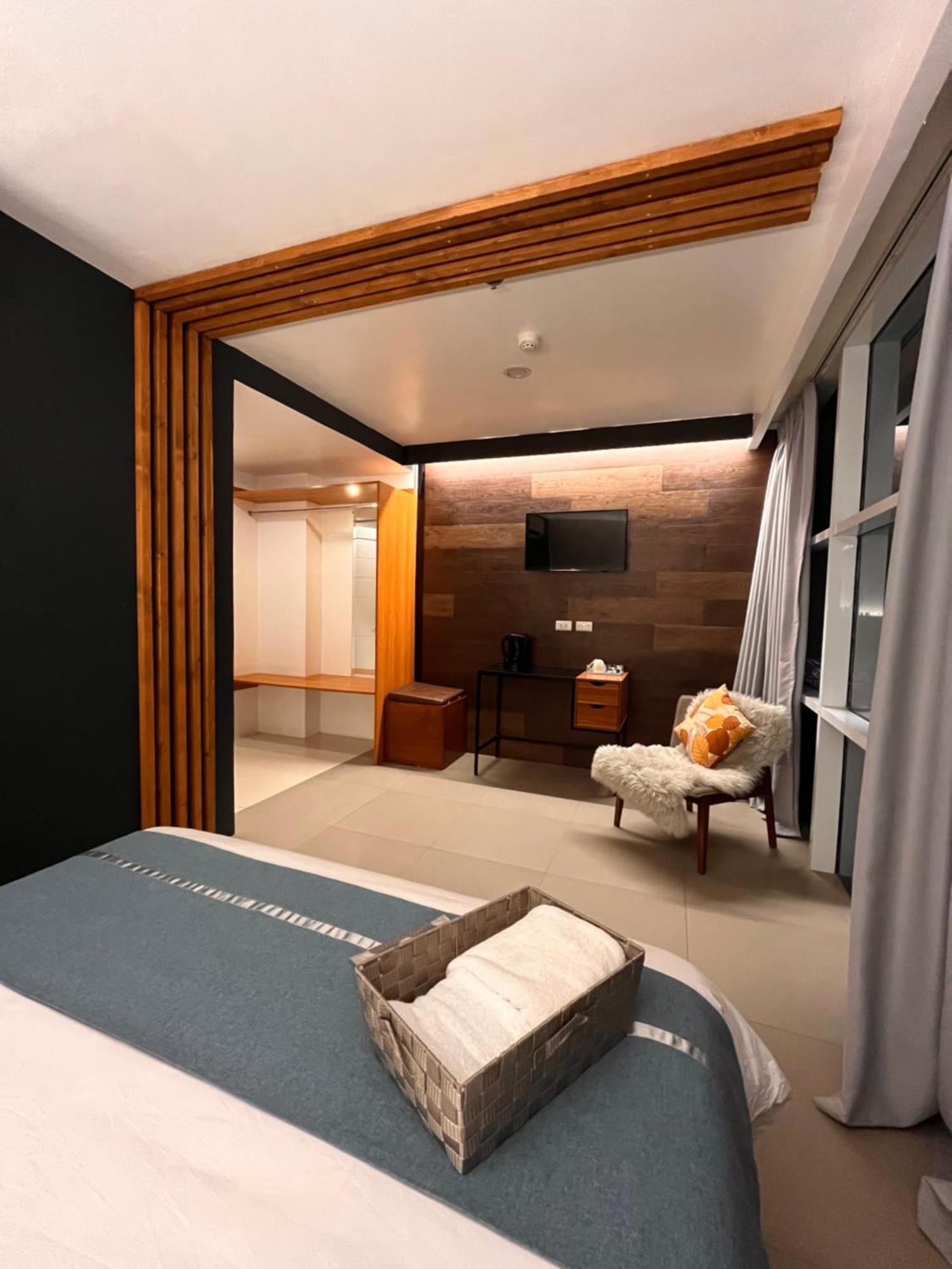 Dosi Hotel Ph Talisay  Extérieur photo